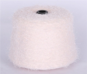 Multicolor Soft Polyester Nylon Feather Yarn For